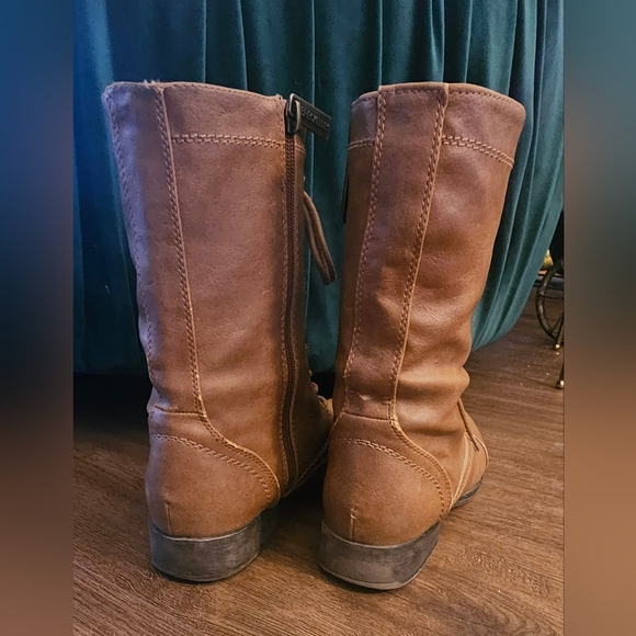 Brown Lace-Up Boots - Picture 4 of 7